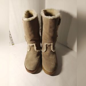TORY BURCH WOMAN TAN /CAMEL BOOTS